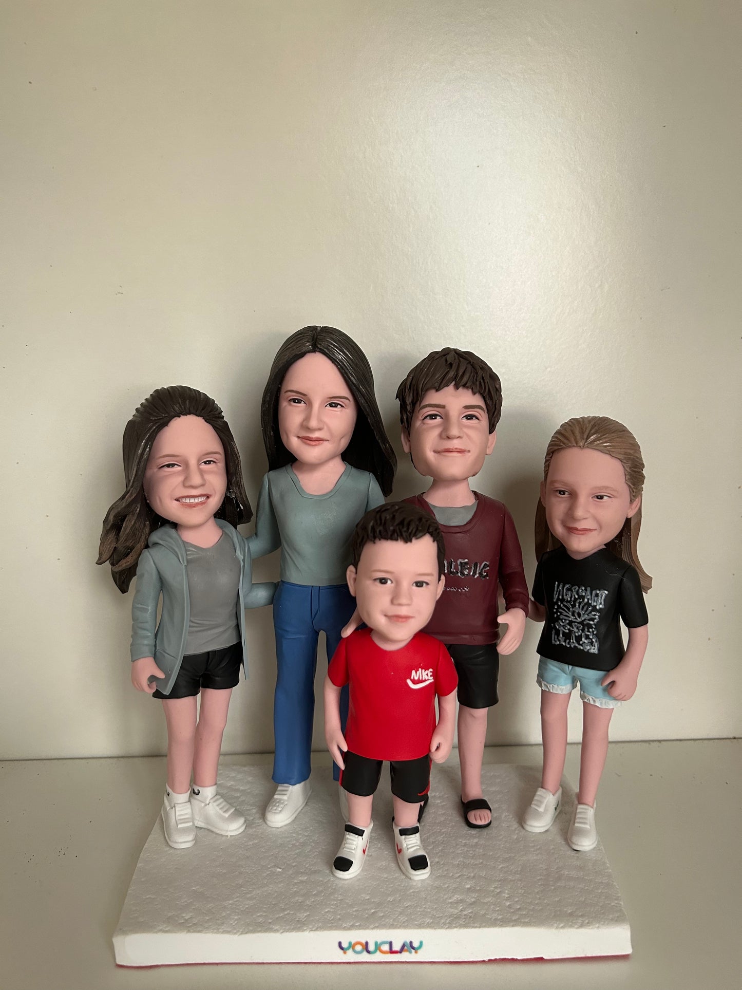 Fully Customizable Five Bobbleheads（person or pet）