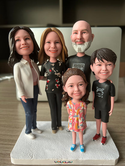 Fully Customizable Five Bobbleheads（person or pet）