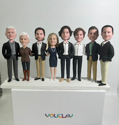 Fully Customizable Eight Bobbleheads（person or pet）Separate or whole