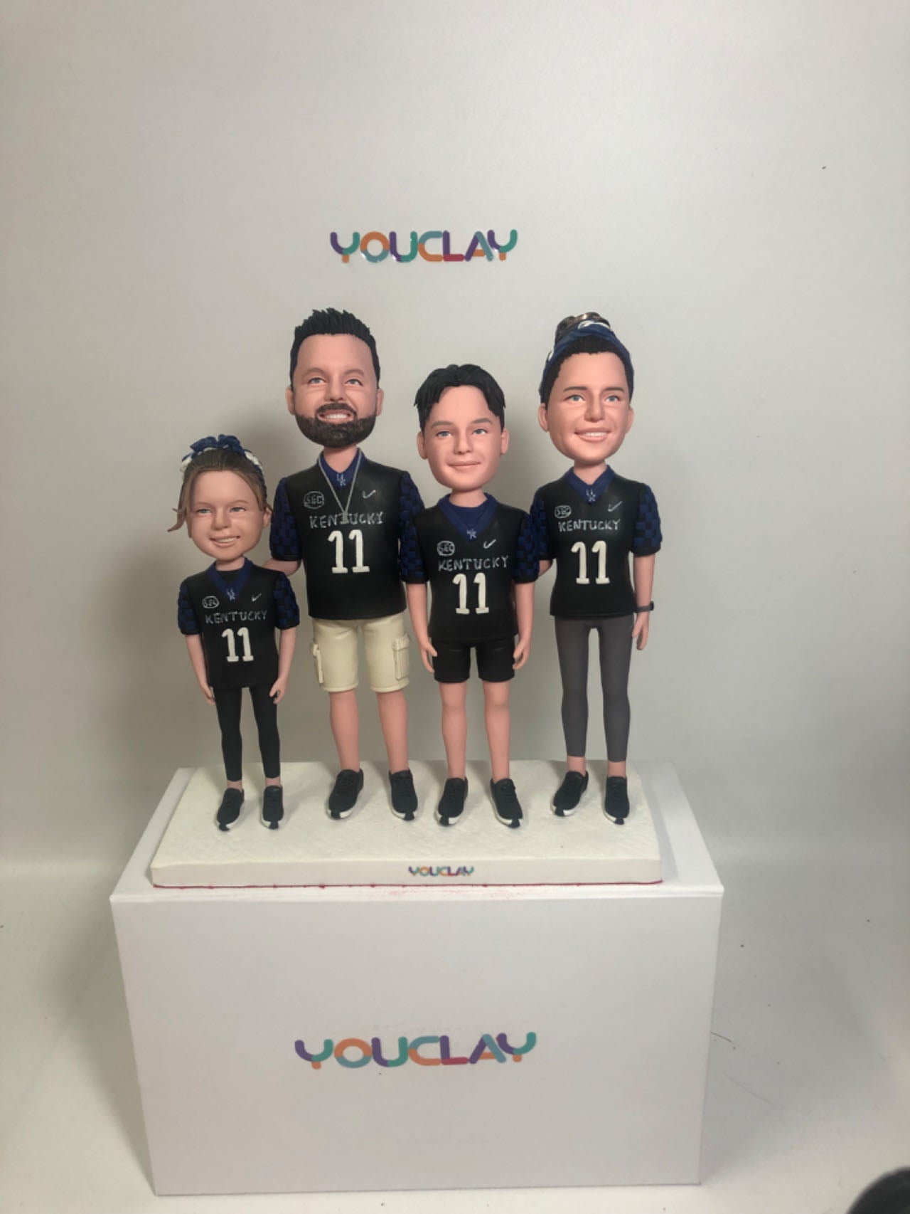 Fully Customizable Four Bobbleheads（person or pet）